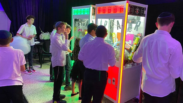 claw machine rental at Bar Mitzvah in Florida