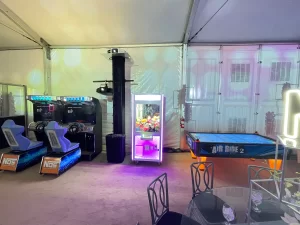 custom branded arcade claw machine rental in Florida