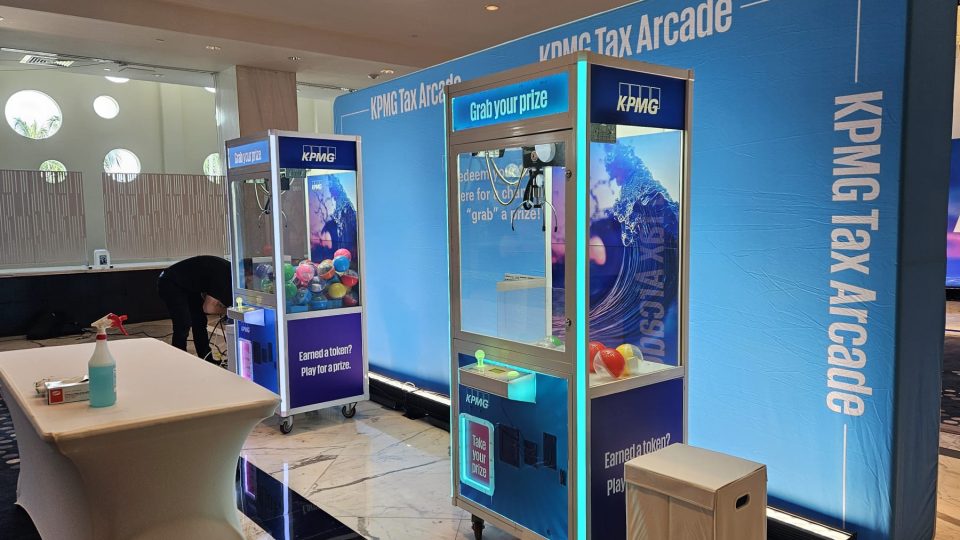 claw machine rental for Florida Consumer trade shows
